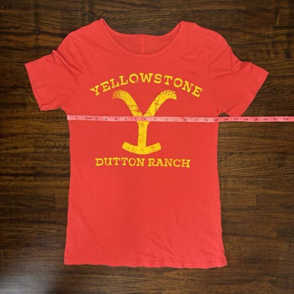 Yellowstone Dutton Ranch Short Sleeve Tee Red Tshirt Womens Small Fitted Western - Picture 4 of 5